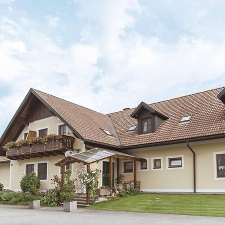 Landhof Lazarus Hotel Mooskirchen Exterior photo