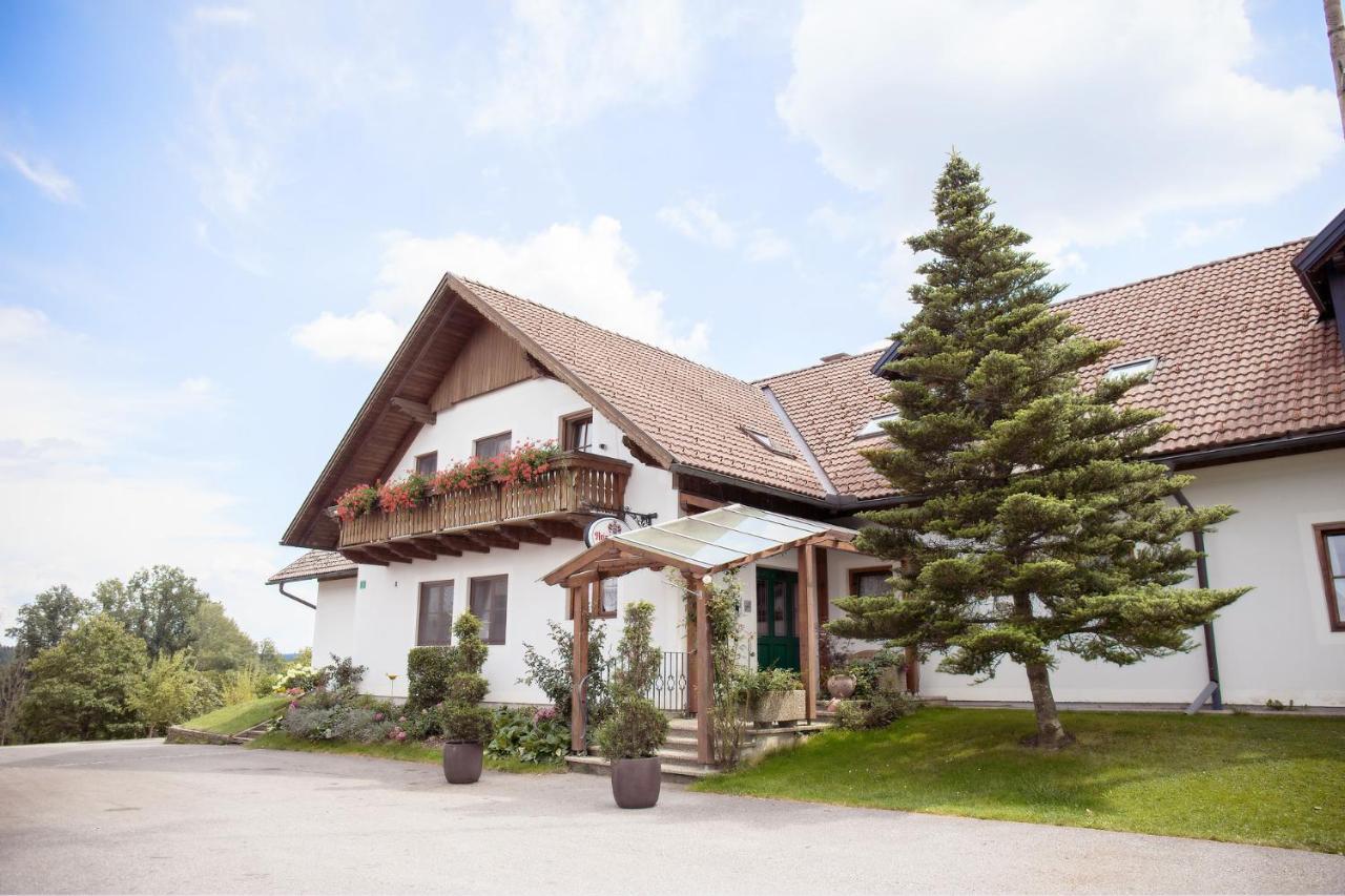 Landhof Lazarus Hotel Mooskirchen Exterior photo